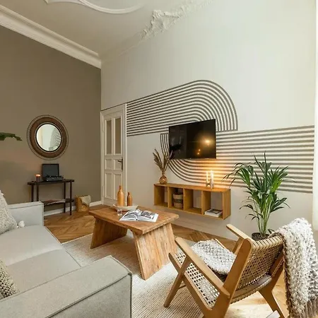 Apartment Center Luxury 4b Penthouse In